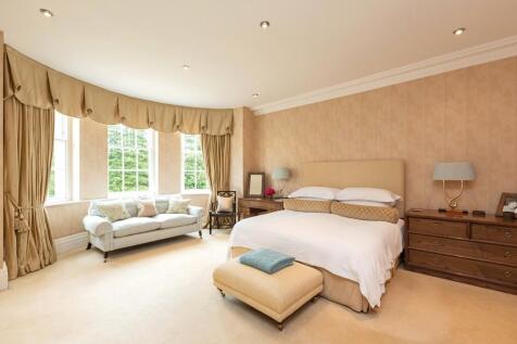 Principal bedroom