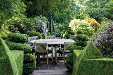 Seating terrace