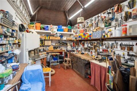 Garage/Workshop