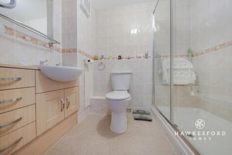 Barkers Court, Sittingbourne - Shower Room