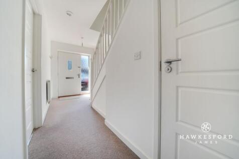 Eveas Drive, Sittingbourne - Entrance hall