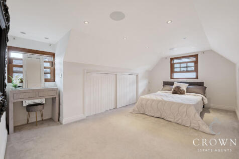 Annex with vaulted ceiling to Bedroom One