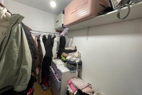 Cloakroom/wc