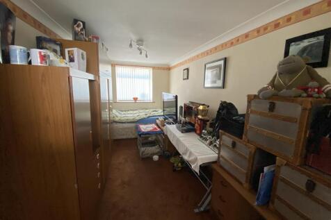 Bedroom no.2 front Double: