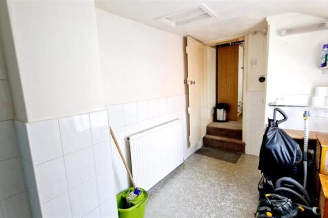 Alt bathroom