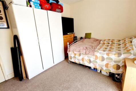 Alt Bedroom two