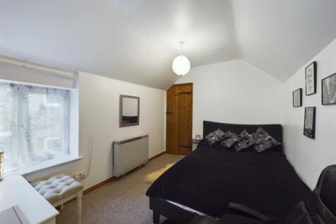 CAM01211G0-PR0164-STILL001