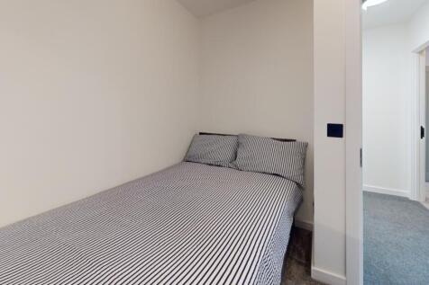 Lower-Pavement-Flat-9-Bedroom(7)