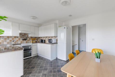 A08 - Flat 2 Beechwood House, Kingsbridge - 251031