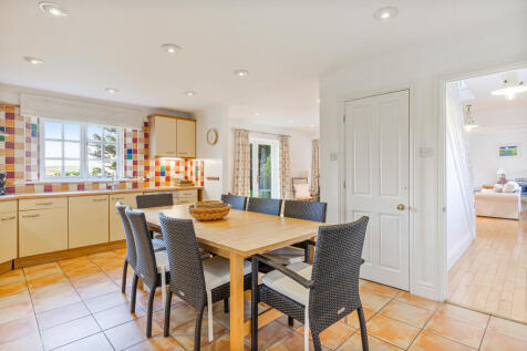 A15 - Homefield House, Thurlestone - 251120