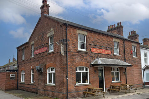 Stanford Arms Edited T202510161725.jpg