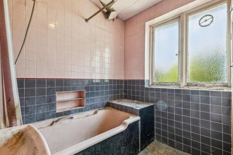 Staveley Road, W4 - FOR SALE