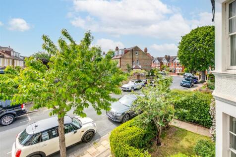 Hadley Gardens, W4 - FOR SALE