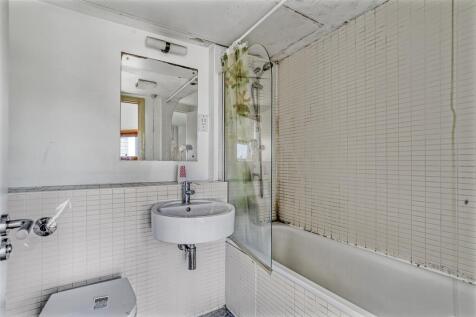 Bathroom 1, Falcon Wharf, Eden Harper SW11