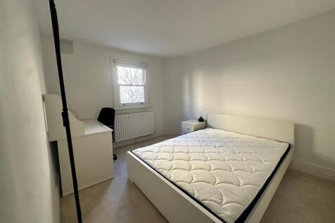 Warriner gdns, bedroom 2, EH.jpg