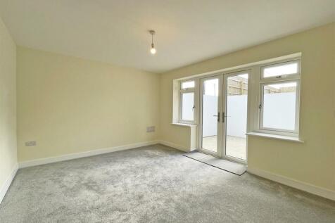 Higher Efford Road 54 - Lounge FP.jpg