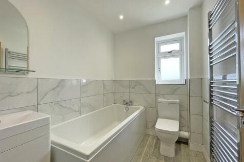 Higher Efford Road 54 - Bath.jpg