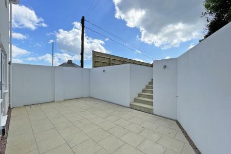 Higher Efford Road 54 - Garden 2.jpg