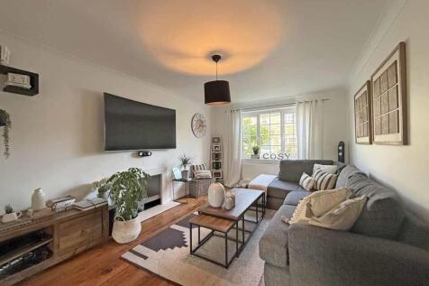 Aberdeen Avenue 100 Lounge 2.jpg
