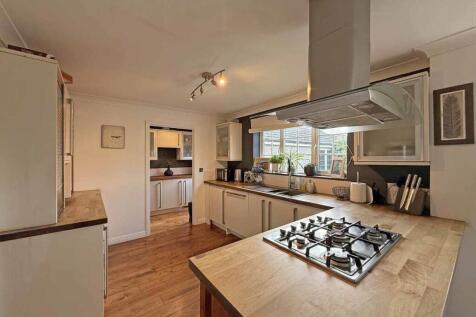 Aberdeen Avenue 100 Kitchen 0.jpg