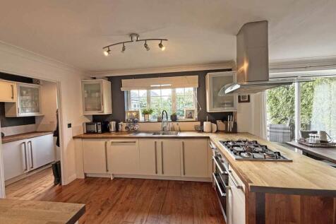 Aberdeen Avenue 100 Kitchen 2.jpg