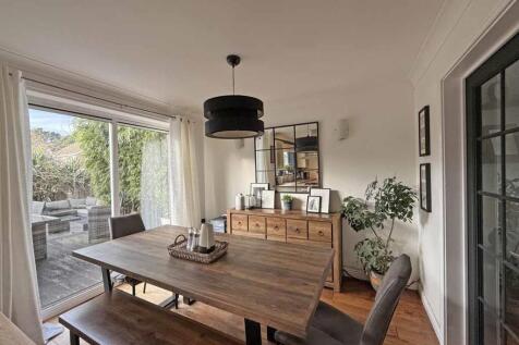 Aberdeen Avenue 100 Dining Area.jpg