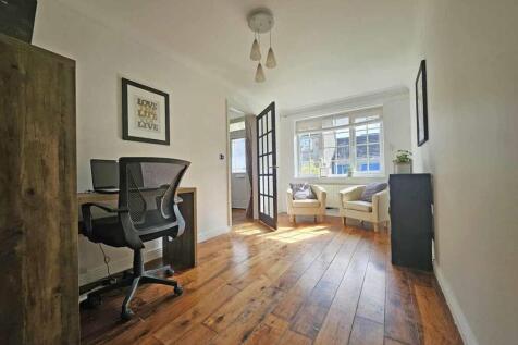 Aberdeen Avenue 100 Family Room...jpg