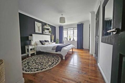 Aberdeen Avenue 100 Bed 1...jpg