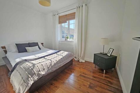 Aberdeen Avenue 100 Bed 2...jpg