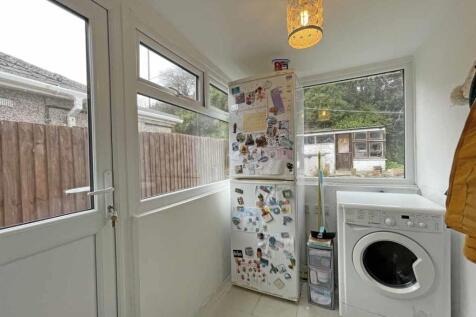 Laira Park Road 31 Utility...jpg