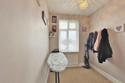 Cross Park Road 23 - Bed 4.jpg