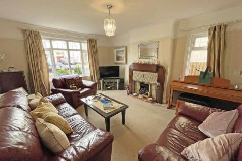 Great Berry Road 14 Lounge Front.jpg