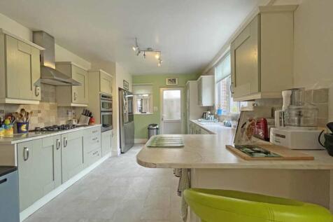 Great Berry Road 14 Kitchen 2.jpg