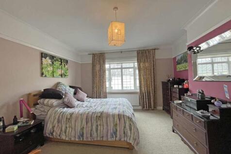 Great Berry Road 14 Bed 1.jpg