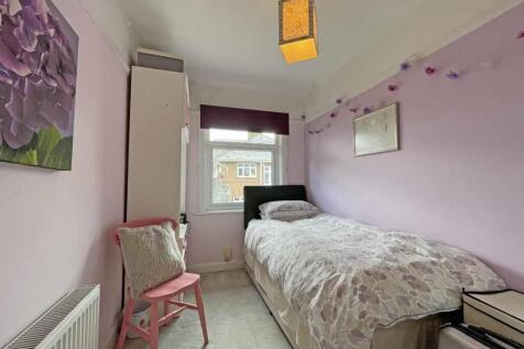 Great Berry Road 14 Bed 4.jpg