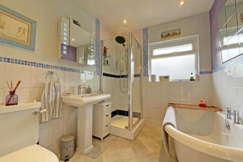 Great Berry Road 14 Bathroom...jpg