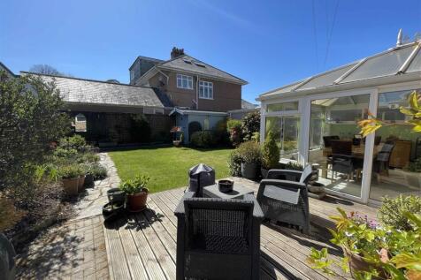 Great Berry Road 14 - New Decking.jpg