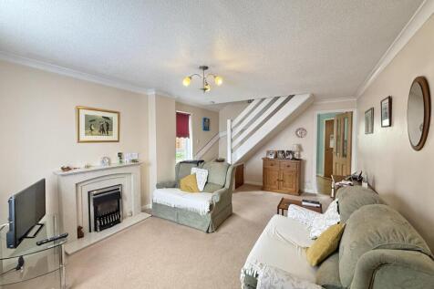 Beaumaris Close 1 - Lounge Diner FP.jpg