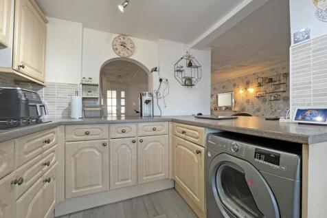 Dartmouth Walk 97 - Breakfast Bar.jpg