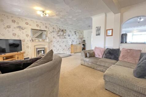 Dartmouth Walk 97 - Living Room.jpg