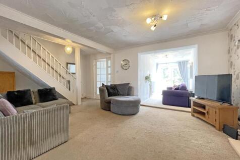 Dartmouth Walk 97 - Living Room Two.jpg