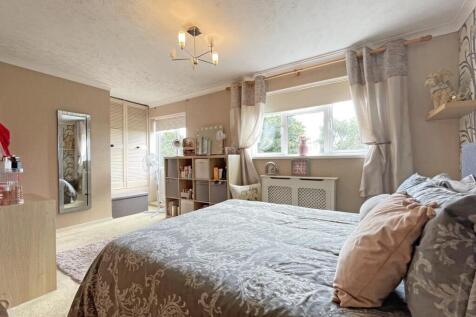 Dartmouth Walk 97 - Bedroom One.jpg