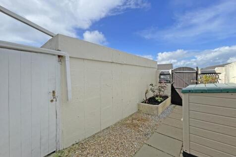 Dartmouth Walk 97 - Garden.jpg