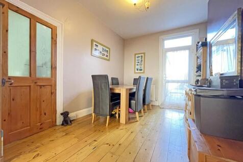 Ocean Street 23 - Dining Room.jpg