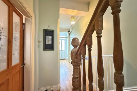 Ocean Street 23 - Entrance Hall.jpg