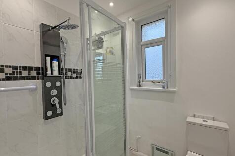 Old Woodlands Road 56 - Shower Room...jpg