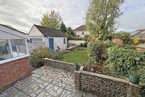 Cresthill Road 6 - Garden 1.jpg