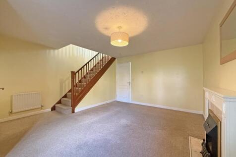 Frobisher Approach 35 - Lounge 2.jpg