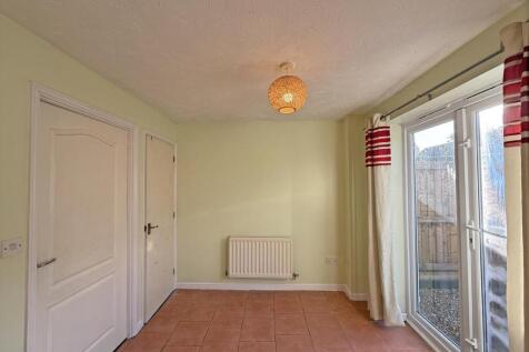 Frobisher Approach 35 - Dining Area.jpg