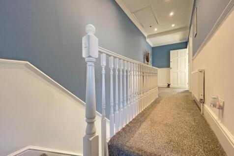 St Levan Road 142 - Landing.jpg